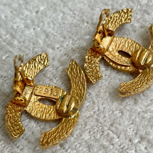Chanel Woven Vintage CC Earrings - Picture 7 of 10
